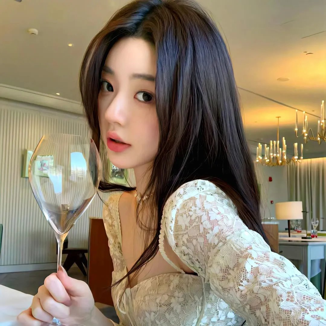 玉女含苞朵朵开